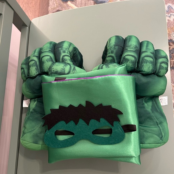 Hulk costume - Picture 4 of 9